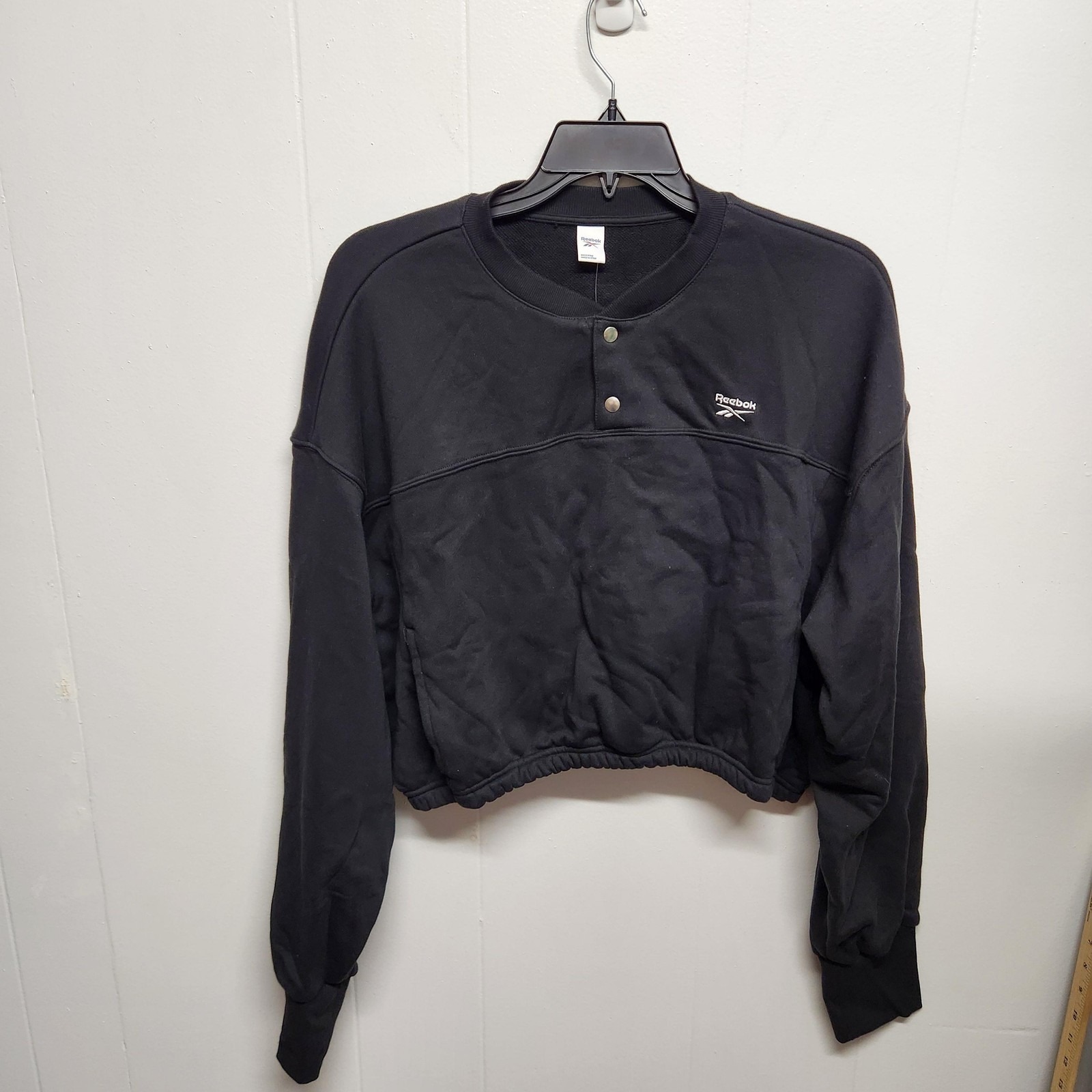 Reebok Sweatshirt Womens 2x Black Cropped Henley Snap Button Pullover Hc7593